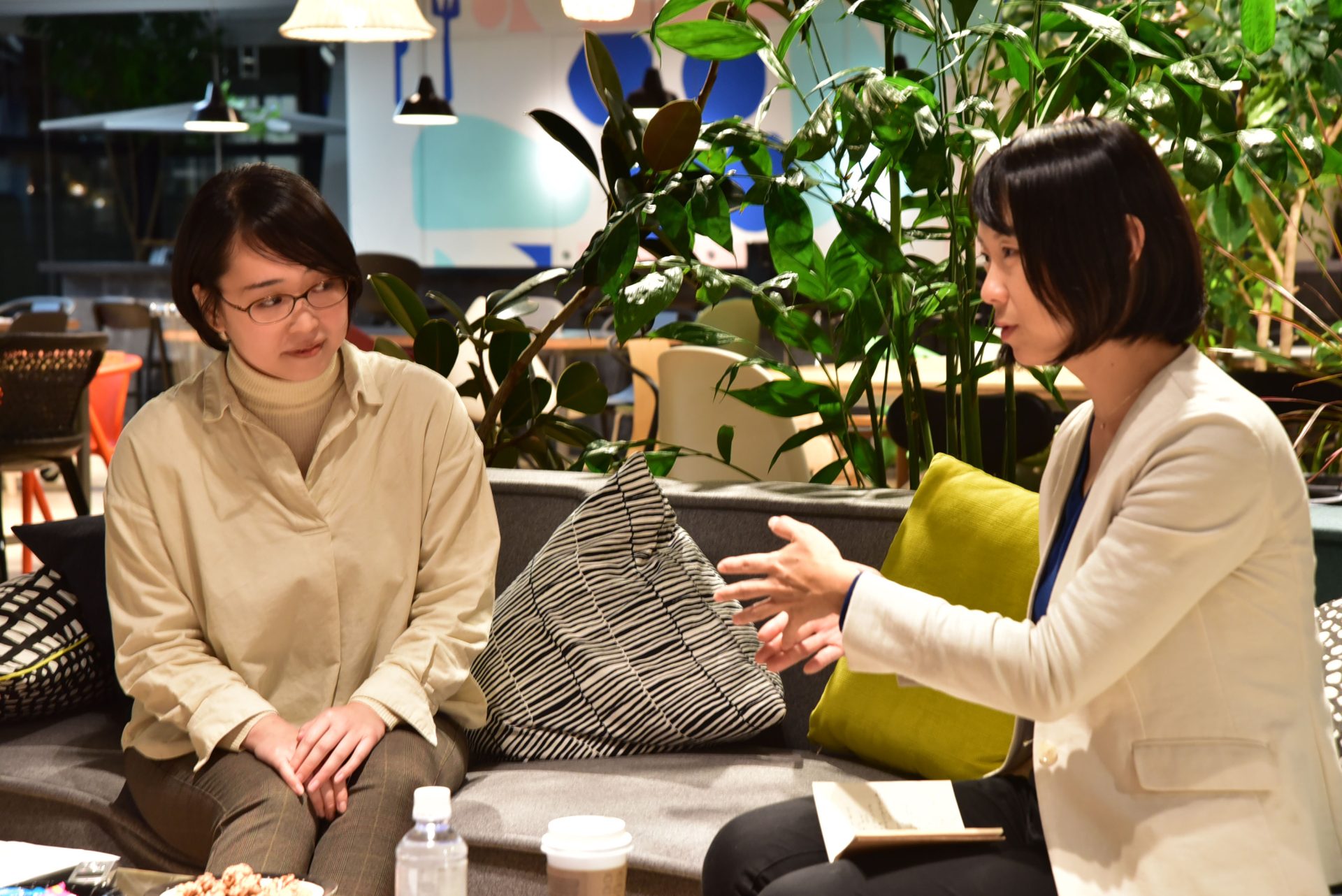 学芸員についての会話の様子